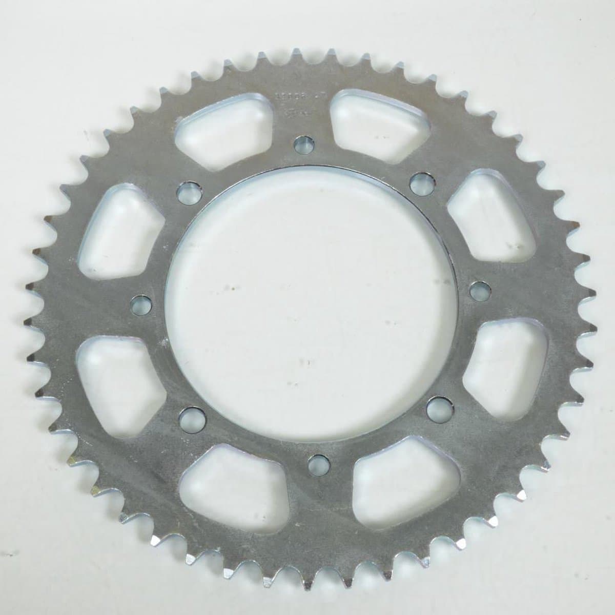 Couronne de transmission Esjot pour Moto Yamaha 125 XV Virago 1997 à 2003 47 dents pas 520 Neuf