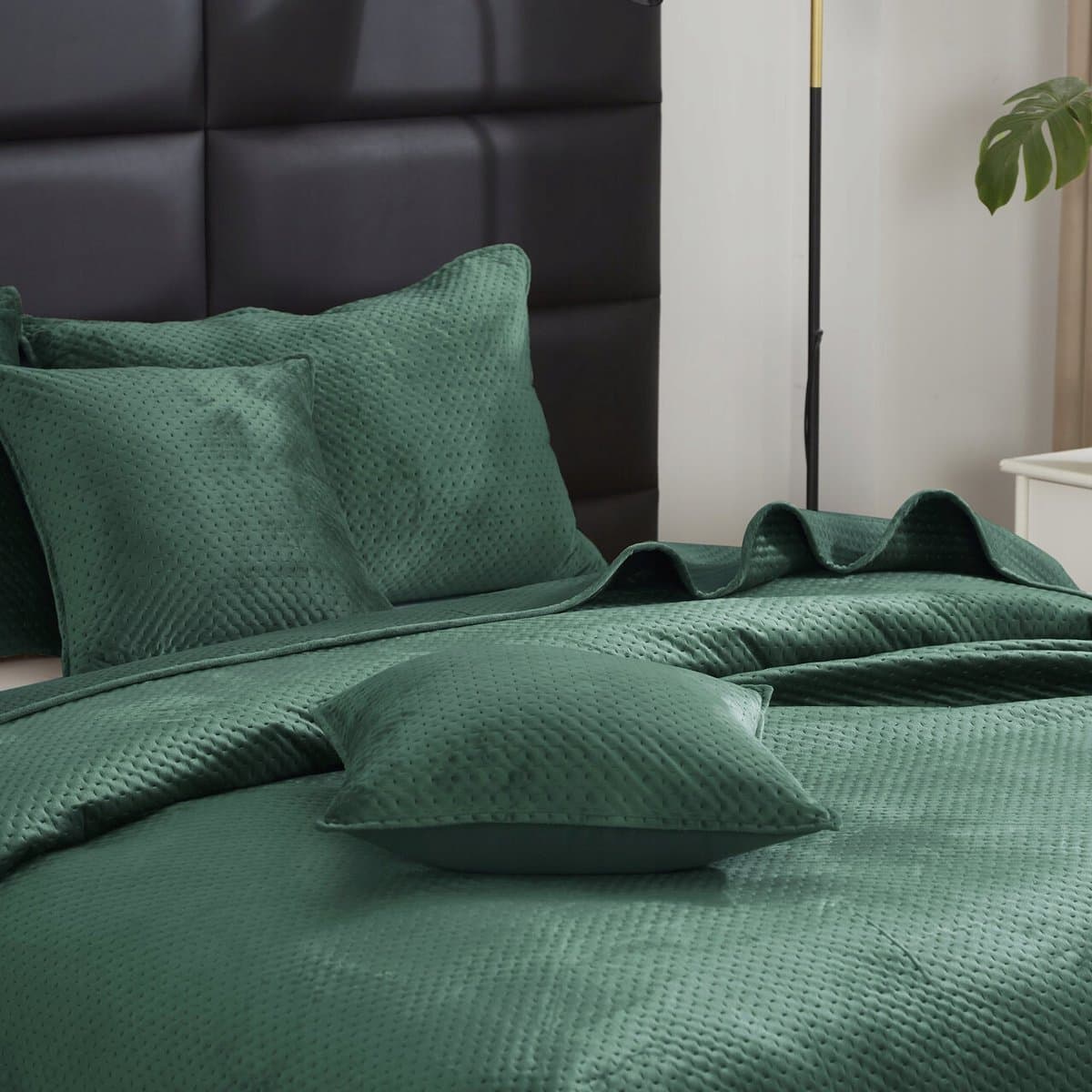 Pikante Velours Maya Bedsprei 240x260cm - Flesgroen