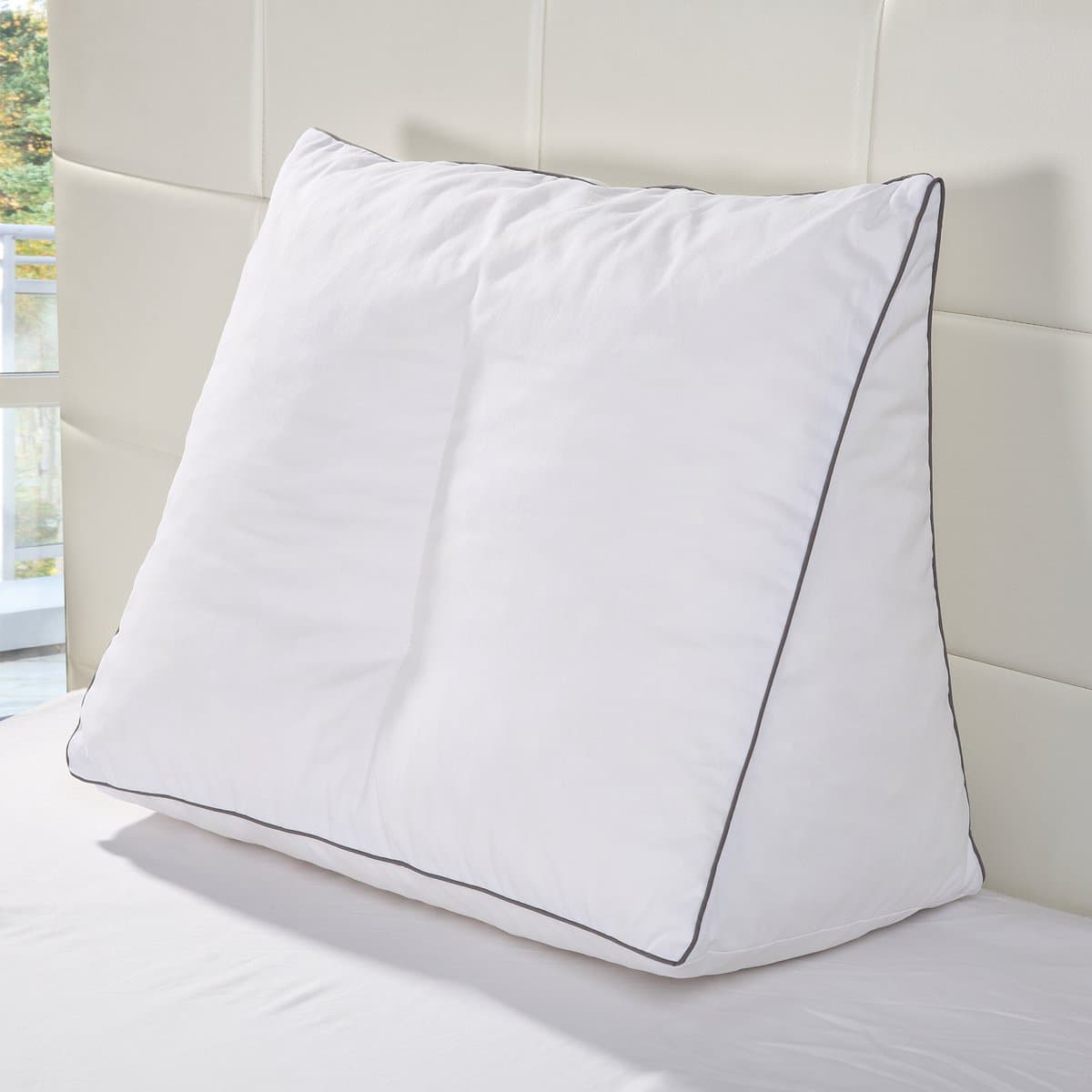 Polydaun bed zitkussen - leeskussen - relaxkussen - 65x50x30 cm - incl sloop wit