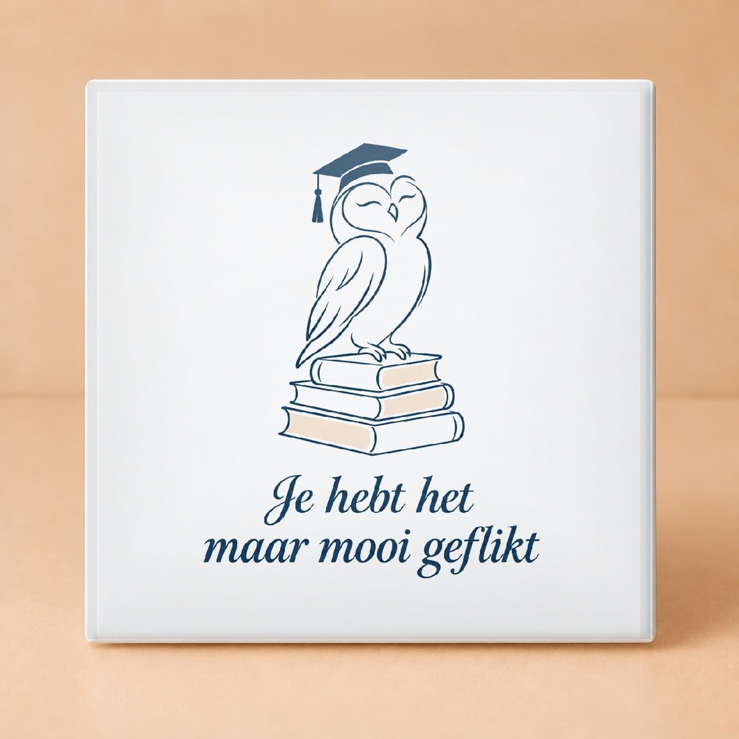 Strakke One-Line Art Tegel 'Geslaagd, nu nog volwassen doen' – Humoristische Wanddecoratie voor Geslaagde Studenten - 15 x 15 cm