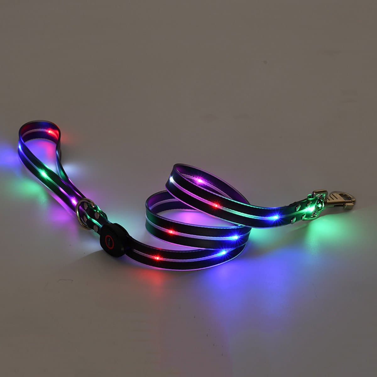 LED Waterdichte hondenriem Zwart USB Oplaadbaar, brengt licht in het donker voor veilige nachtelijke wandelingen voor Kleine, middelgrote tot grote honden