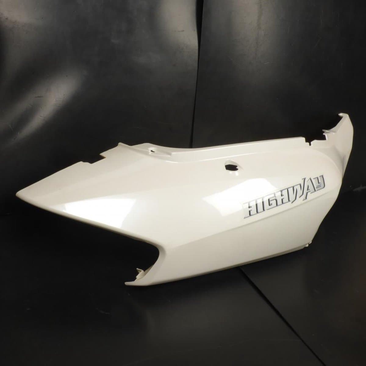 Coque arrière droite origine pour Scooter Jonway 125 Aztral TM00-070100007 blanc Neuf