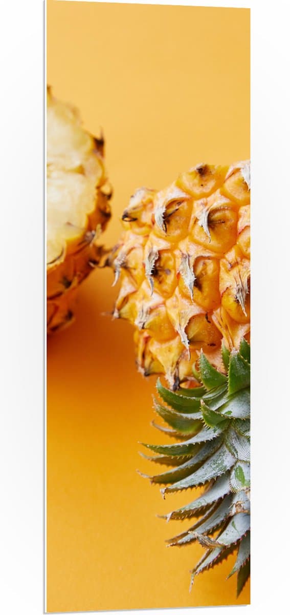 PVC Schuimplaat- Ananas in Tweeën met Gele Achtergrond - 40x120 cm Foto op PVC Schuimplaat