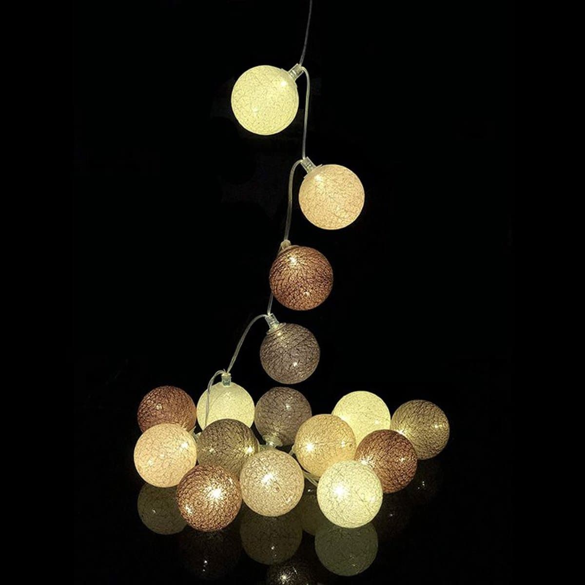 Chocolade LED lichtsnoer met 24 katoenen decoratieve bollen - Guirled – USB – met afstandbediening - lampionnen - lichtslinger