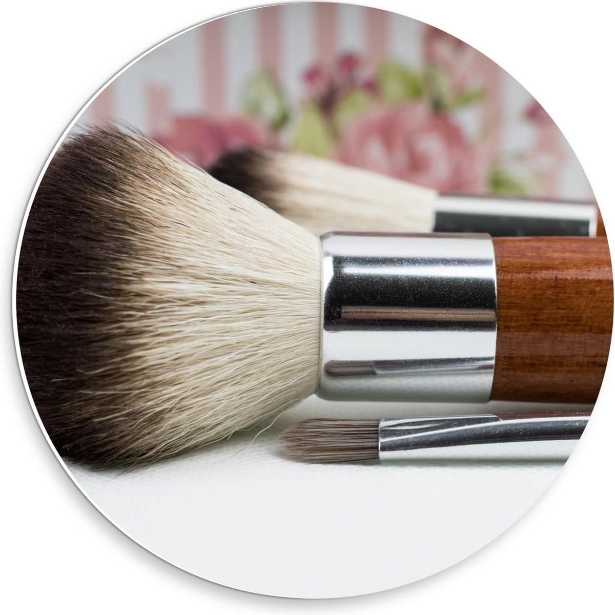 Forex Wandcirkel - Make-Up Kwast Bruin met Wit - 30x30cm Foto op Wandcirkel (met ophangsysteem)