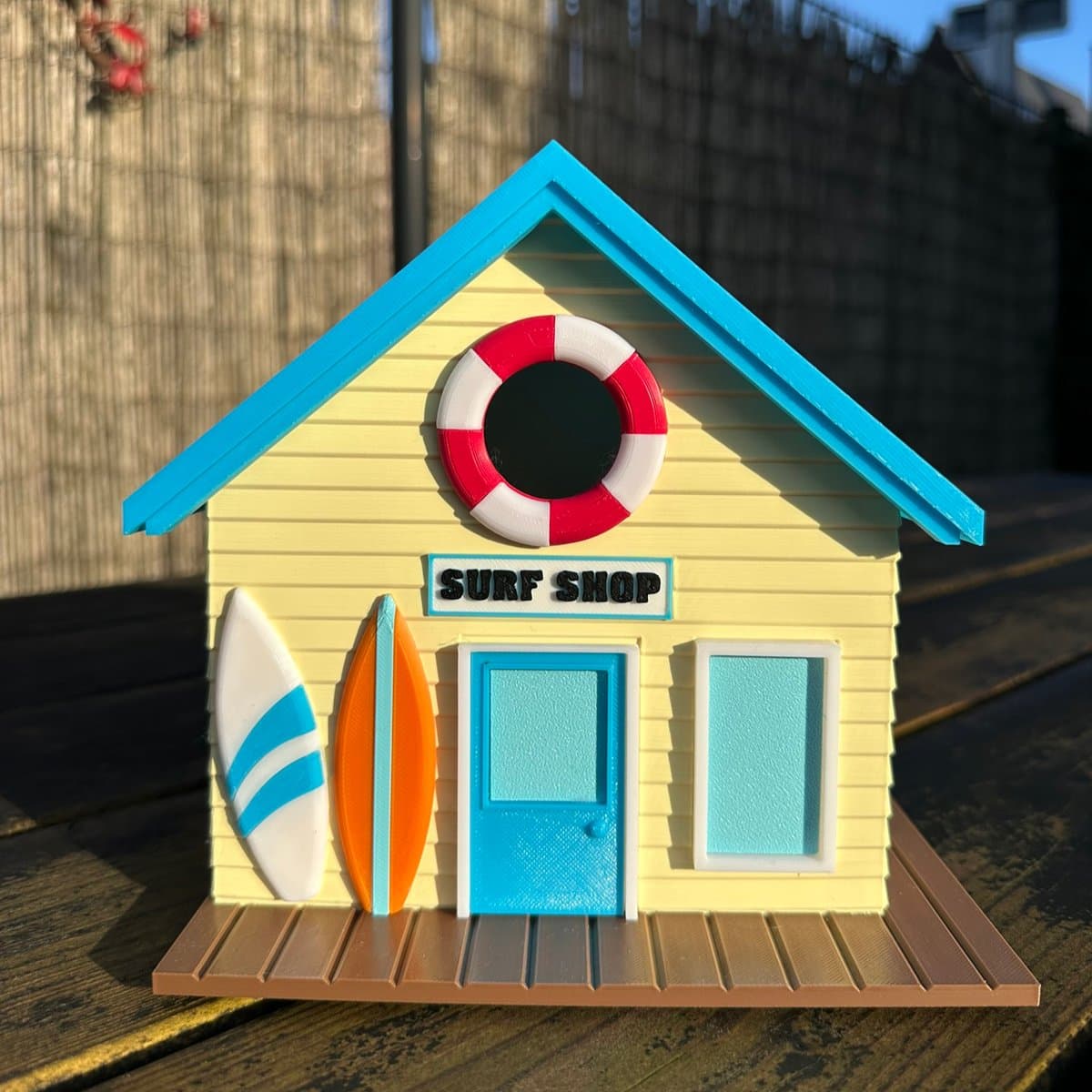 BirdieBoxx Surf Edition - 3D Geprint Vogelhuisje - Strandhuis Design - Inclusief Montagebeugel