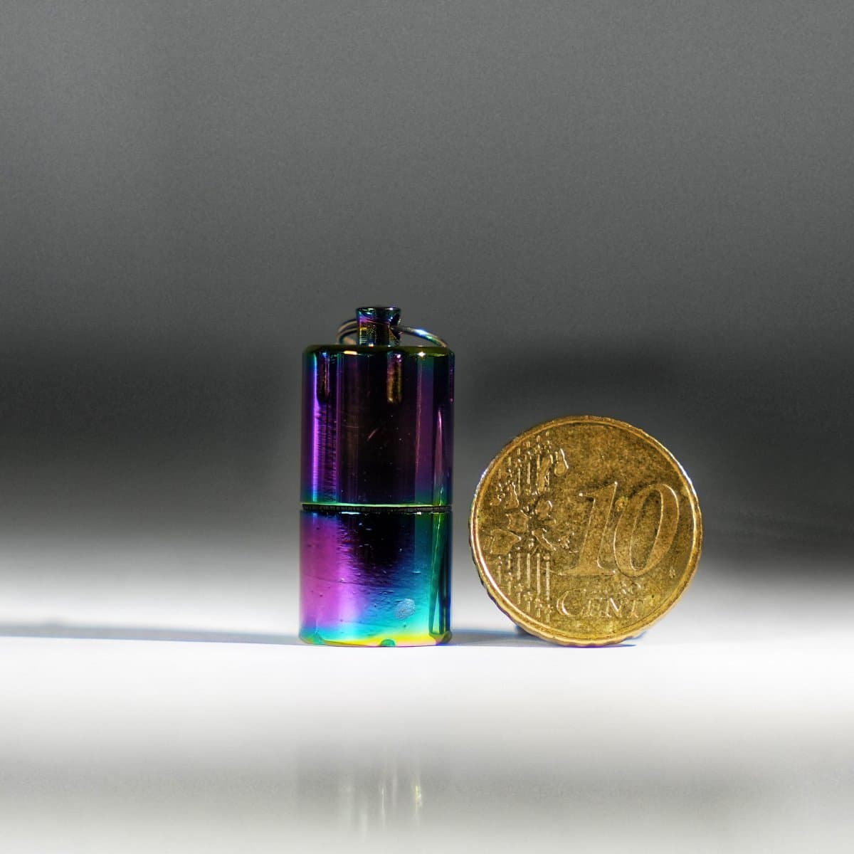 Mini compacte benzine-aansteker, sleutelhangercapsule, benzine-aansteker [Rainbow]