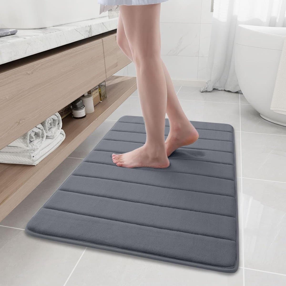 Badmat - 60 x 90 cm - Traagschuim - Polyester - absorberend - Glad geweven - Middelpolig - antislip - wasbaar - Kleur : donkergrijs