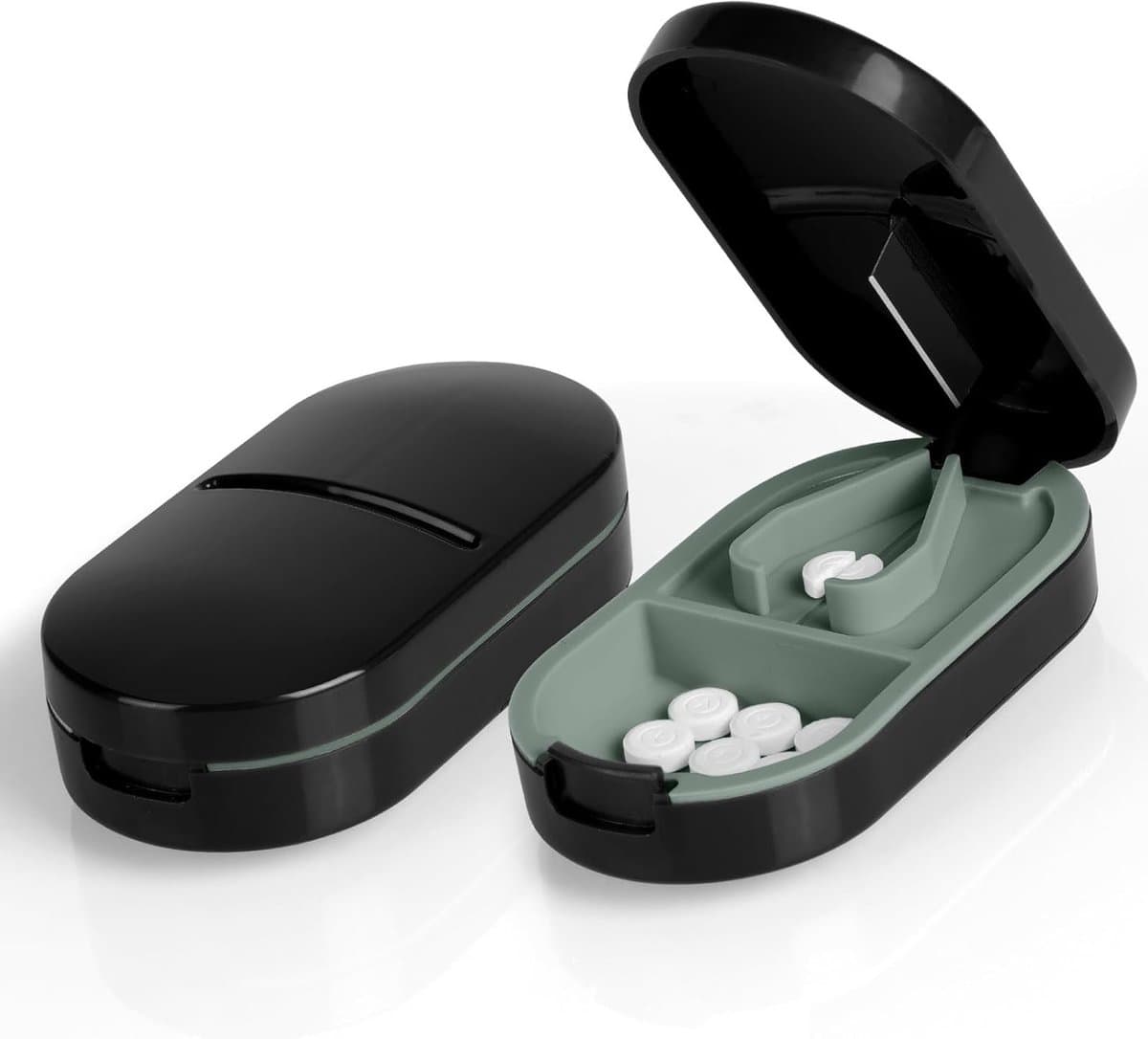 Draagbare Tablettenverdeler voor Kleine en Grote Pillen, 2-in-1 Tablet Snijder voor Ouderen, Kinderen en Huisdieren, Ideaal voor Reizen en Thuisgebruik