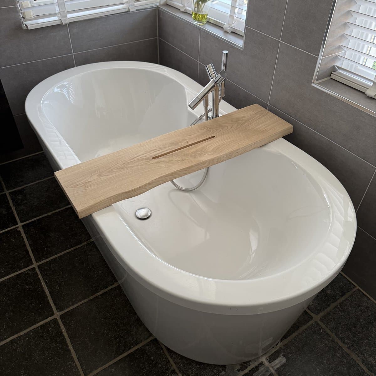Maison DAM - Badplank eikenhout boomstam Kleurloze matte lak - 95x28x3cm - Met Tablet uitsparing - Rubio Monocoat