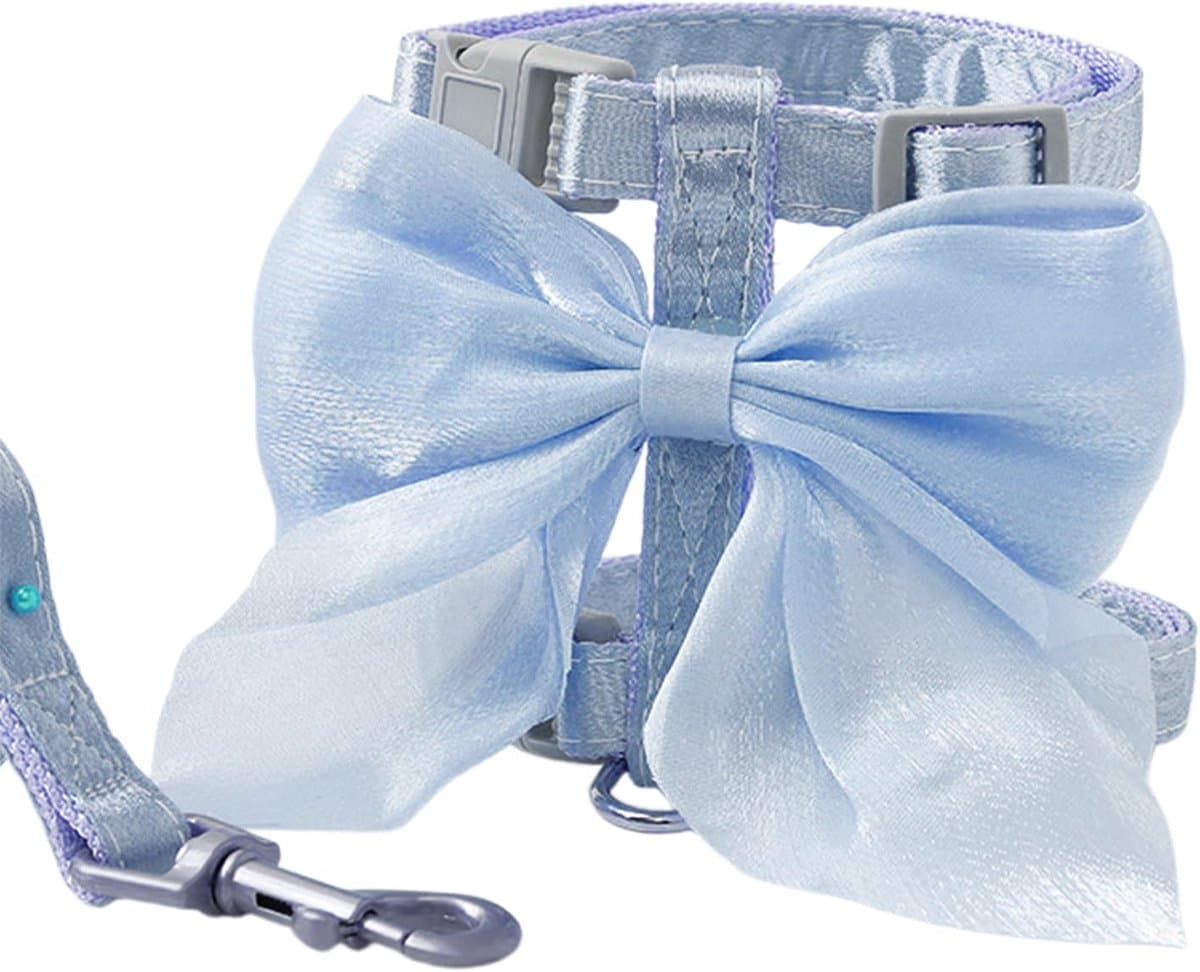 Verstelbaar kattenharnas met veilige reflecterende lijn en decoratieve strik, comfortabel voor katten en kleine honden