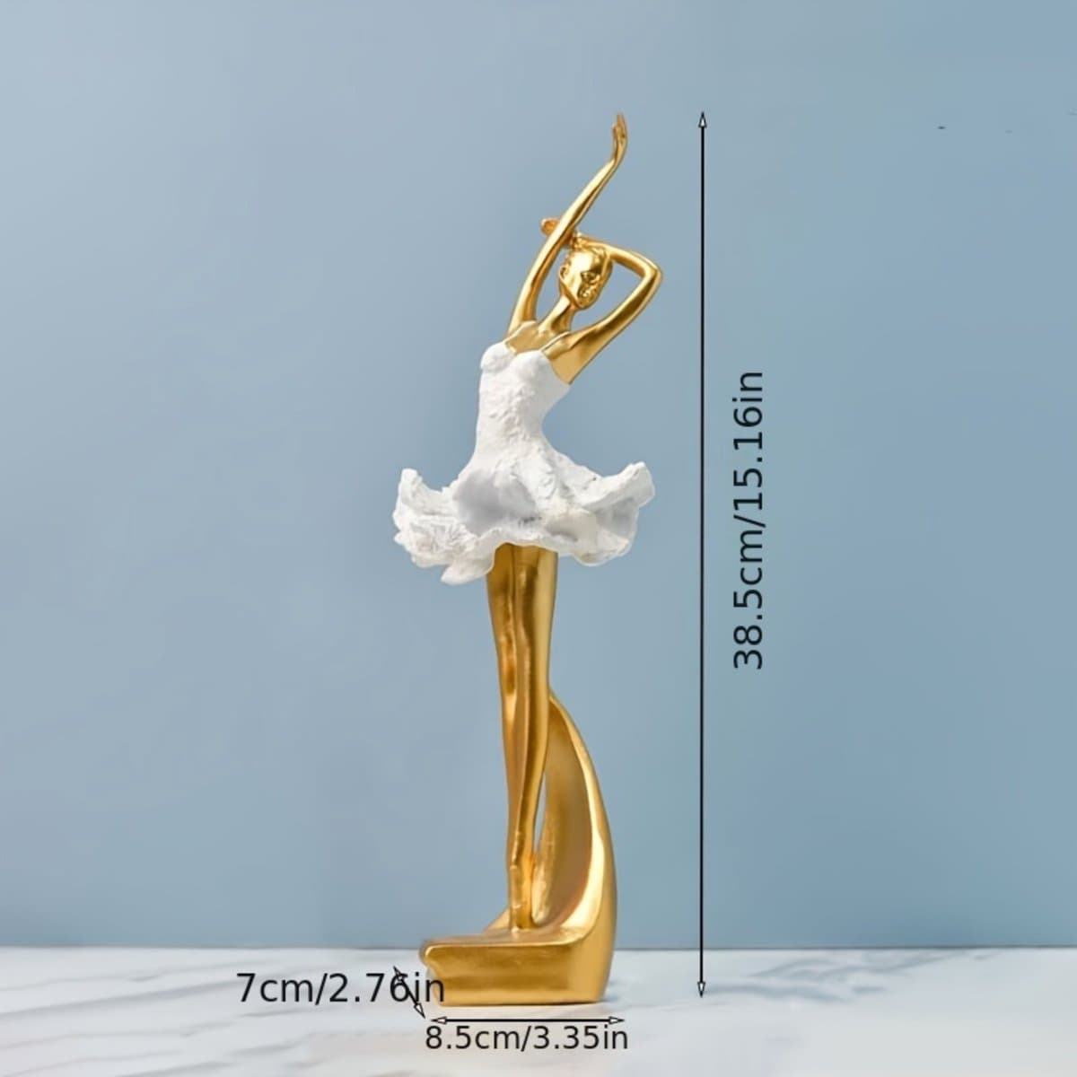 Asaam Europese Hars Sculptuur-Gouden Balletdansersbeeldje - Een Elegant Woonkamerdecor-Ideaal Cadeau- Dansliefhebbers
