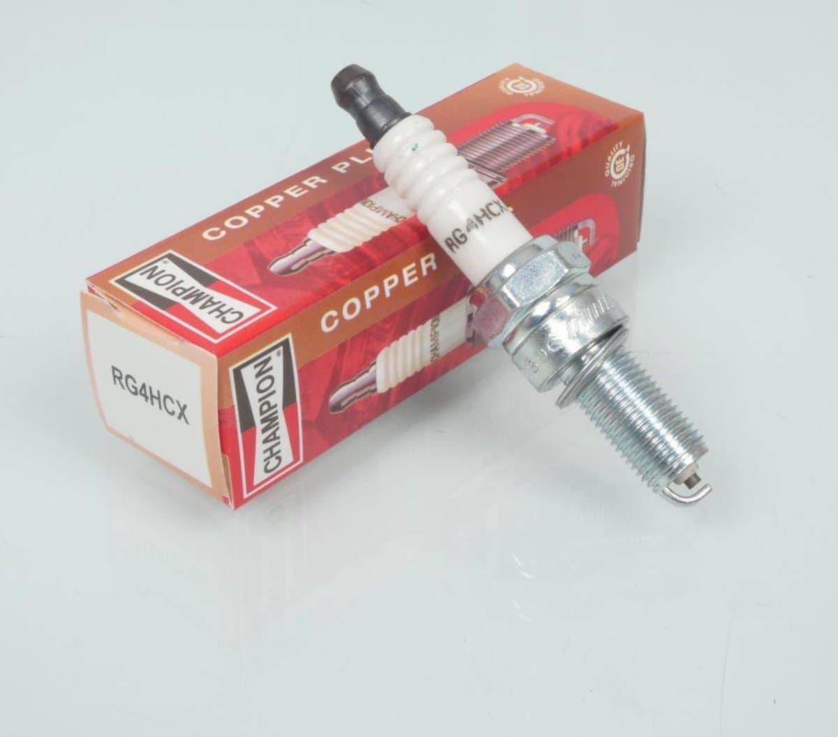 Bougie d'allumage Champion pour Scooter Piaggio 300 Vespa Gts Super Ie 2008 à 2017 RG4HCX Neuf