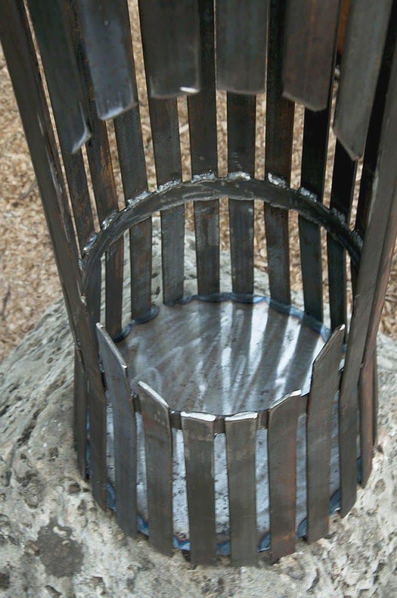Decoratieve Vuurzuil 60 cm - Metalen Vuurkorf voor een Betoverende Sfeer