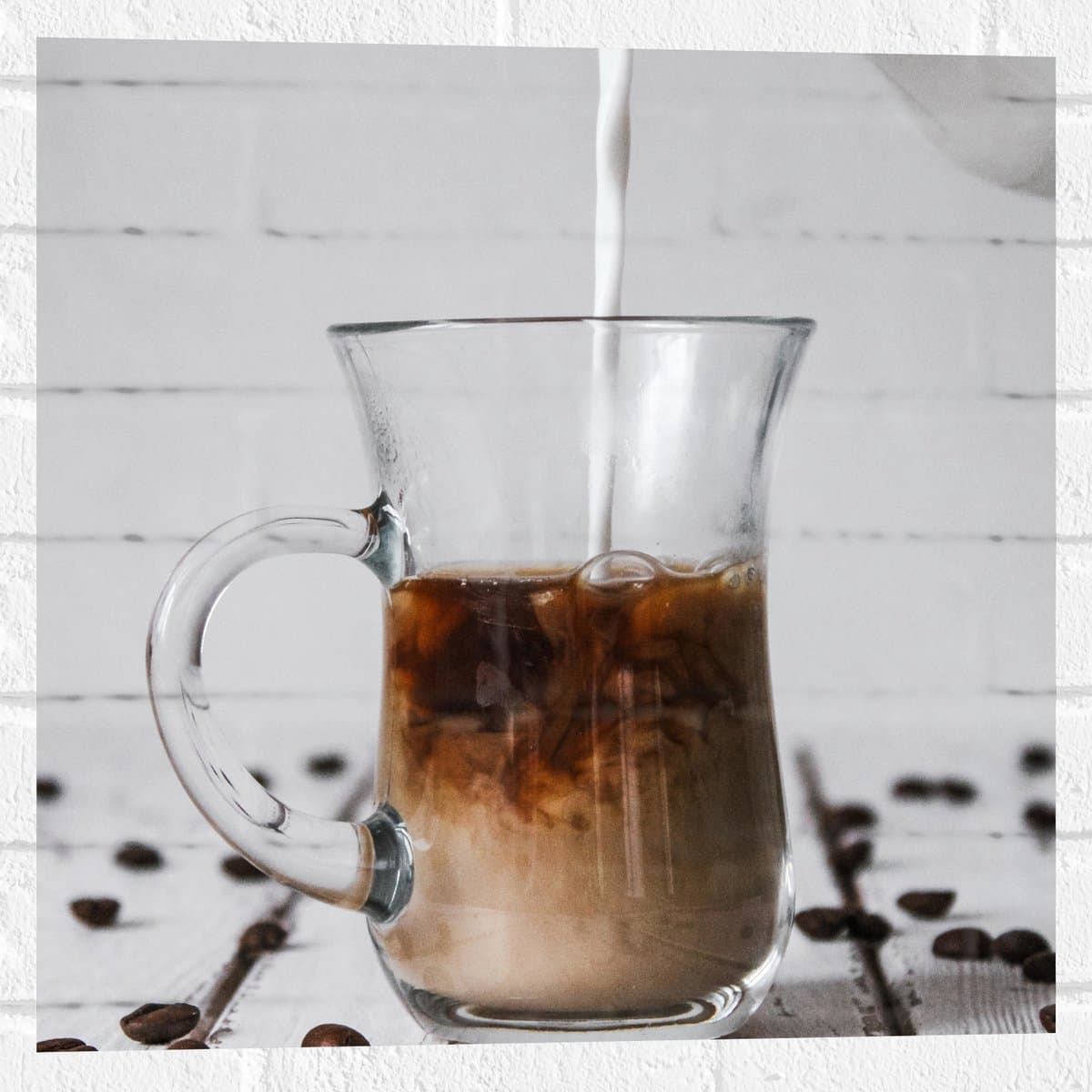Muursticker - Koffie met Melk - 50x50 cm Foto op Muursticker