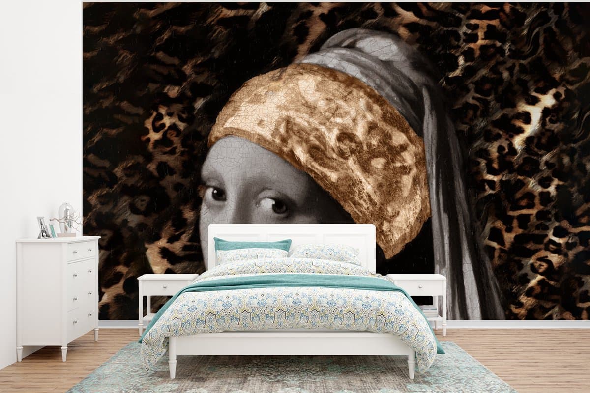 Behang - Fotobehang Meisje met de parel - Schilderij - Panterprint - Breedte 295 cm x hoogte 220 cm