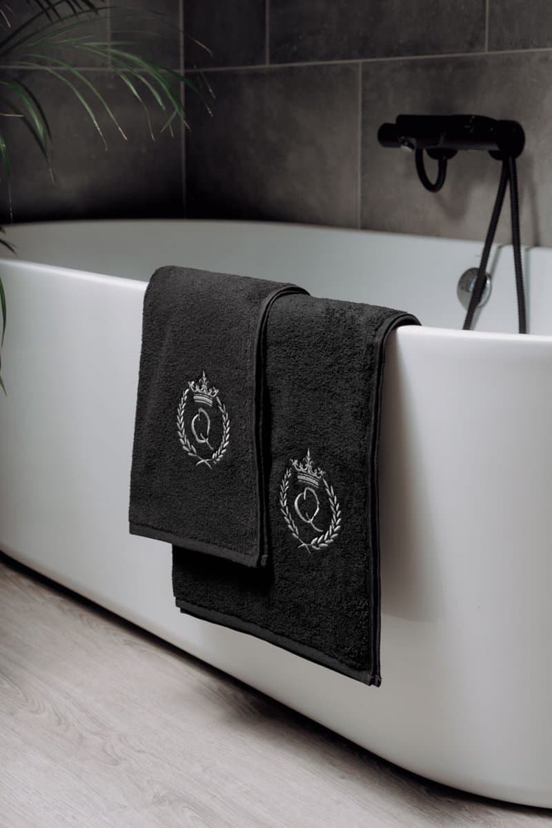 Embroidered Towel / Personalized Towel / Monogram towel / Beach Towel - Bath Towel Black Letter Q 70x140