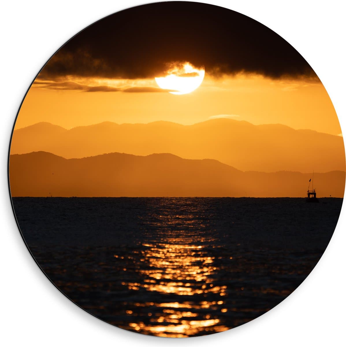 Dibond Muurcirkel - Zonsopkomst van achter Bergen bij Meer - 50x50 cm Foto op Aluminium Muurcirkel (met ophangsysteem)
