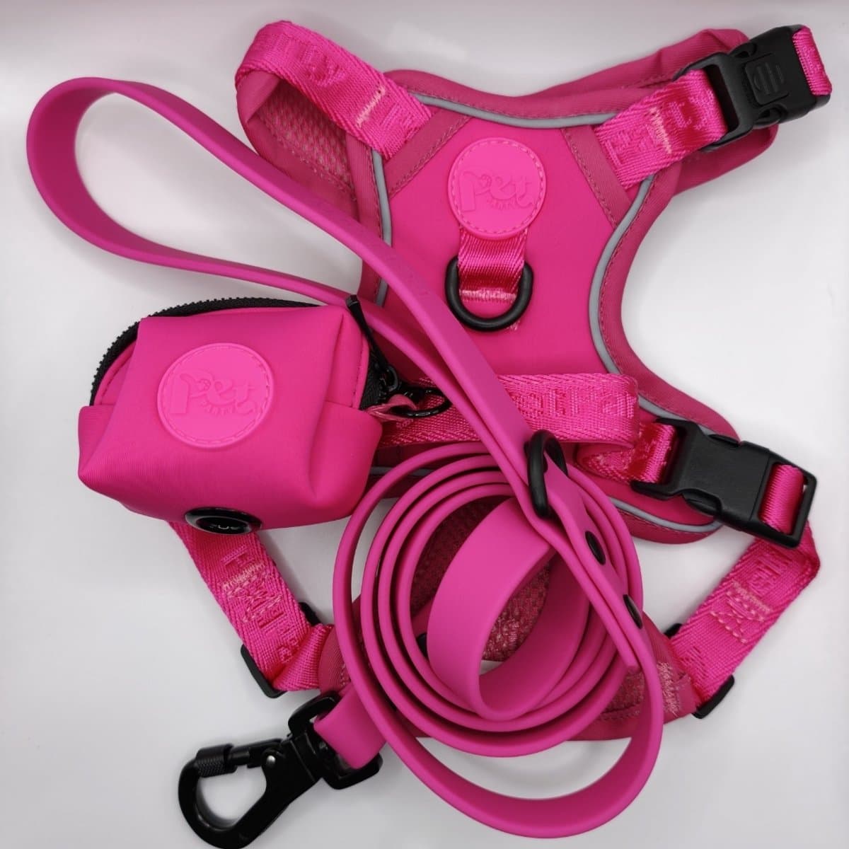 Pet Party Walk Set Roze maat M - Y-Harnas, Hondenriem en Poepzakhouder