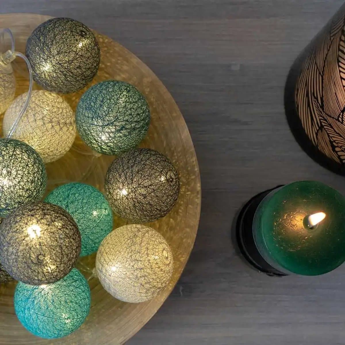 Mangrove LED lichtsnoer met 32 katoenen decoratieve bollen - Guirled – USB – met afstandbediening - lampionnen - lichtslinger