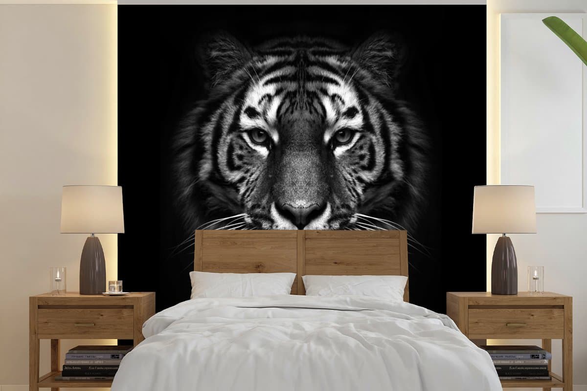 Behang - Fotobehang Tijger - Dieren - Zwart - Wit - Portret - Wild - Breedte 220 cm x hoogte 220 cm