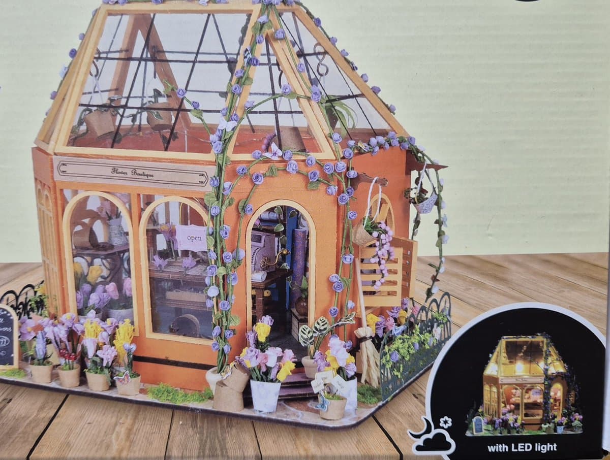 Crafts & Co Miniature Flower Shop - DIY miniatuurhuisje met LED-licht