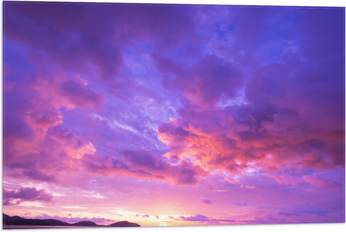 Vlag - Paars met Blauwe Lucht vol Wolken - 75x50 cm Foto op Polyester Vlag