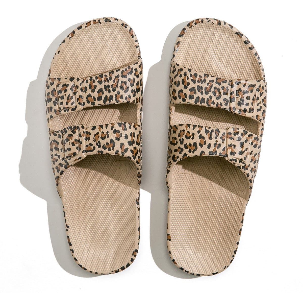 Freedom Moses Slippers Wild Cat Sands Ecru met Panter print - Maat 32-33