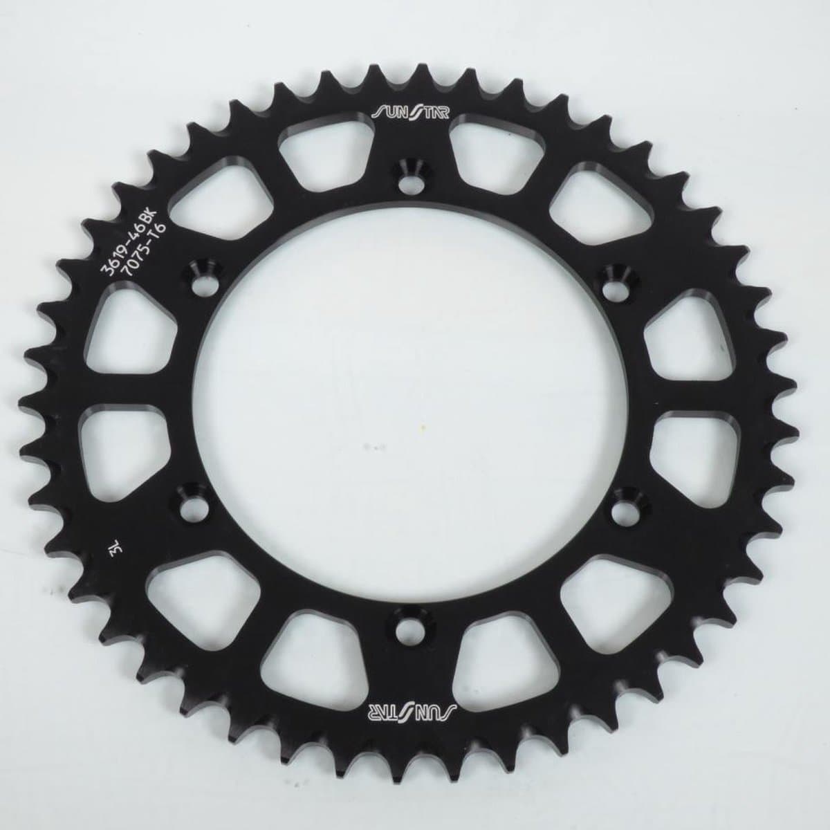 Couronne de transmission Sunstar pour Moto Kawasaki 300 KLX R 1997 à 2007 46 dents / ARG Neuf