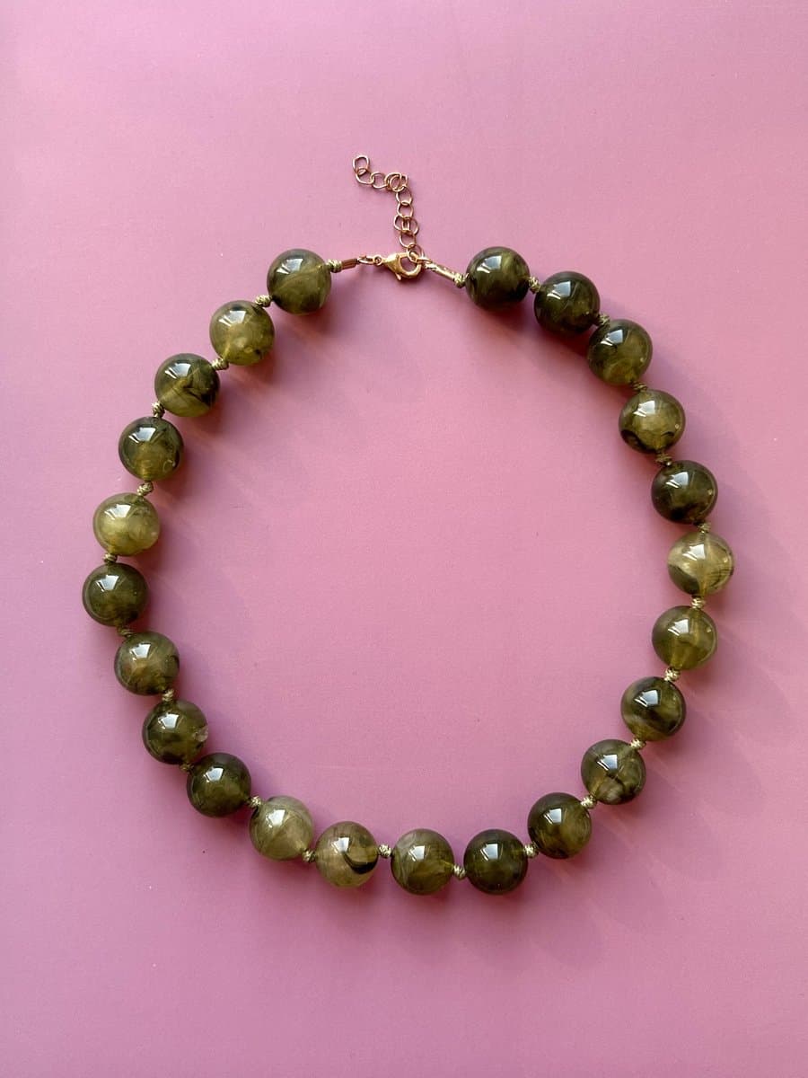 Groene statement ketting met ronde kralen - statement ketting - ketting met kralen - ketting - ketting groen - groene ketting - bubble grote kralen ketting - green necklace - necklace green - statement ketting - mystic ketting