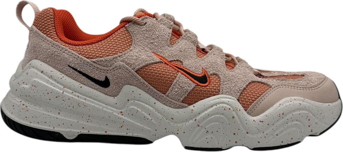 Nike - Tech Hera - Sneakers - Dames - Grijz/Zalm