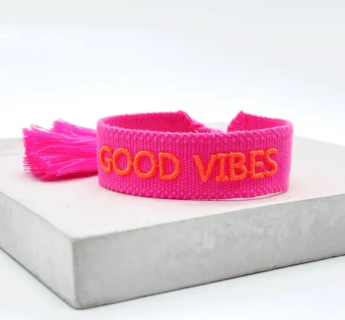 Statement Armband Good Vibes geweven, geborduurd