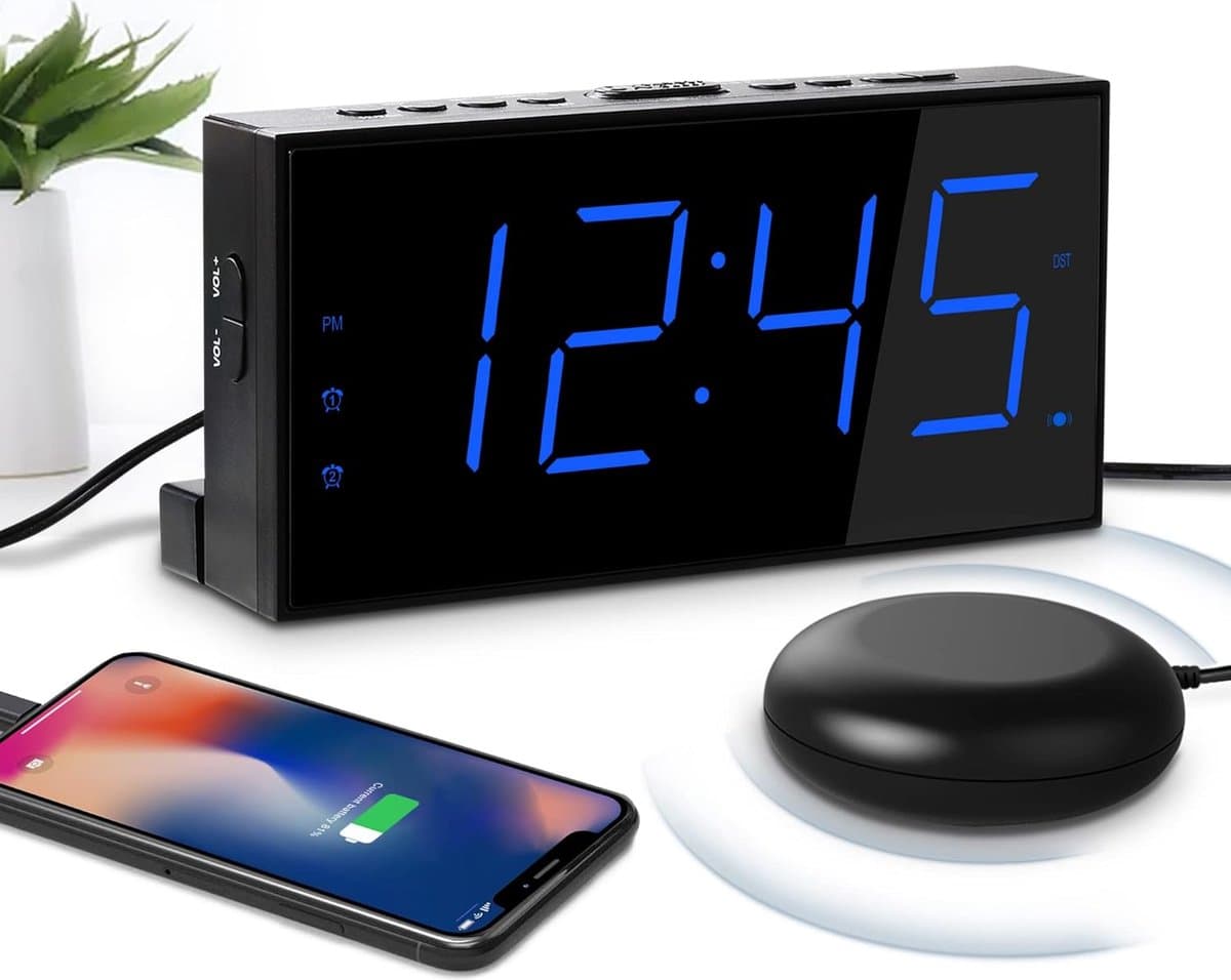 Projectiewekker met USB-Aansluiting - Instelbaar Alarmvolume - Batterijback-up - Groot LED-Display - Snooze-functie - Dubbele Alarmklok - Helderheid Aanpasbaar - Geschikt voor Zware Slapers