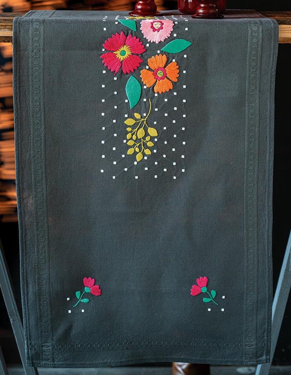 Vervaco - Loper kit - Kleurige bloemen - PN-0170738 - Borduren - Borduurpakket - Borduurpakket volwassenen - Borduurpakket kind