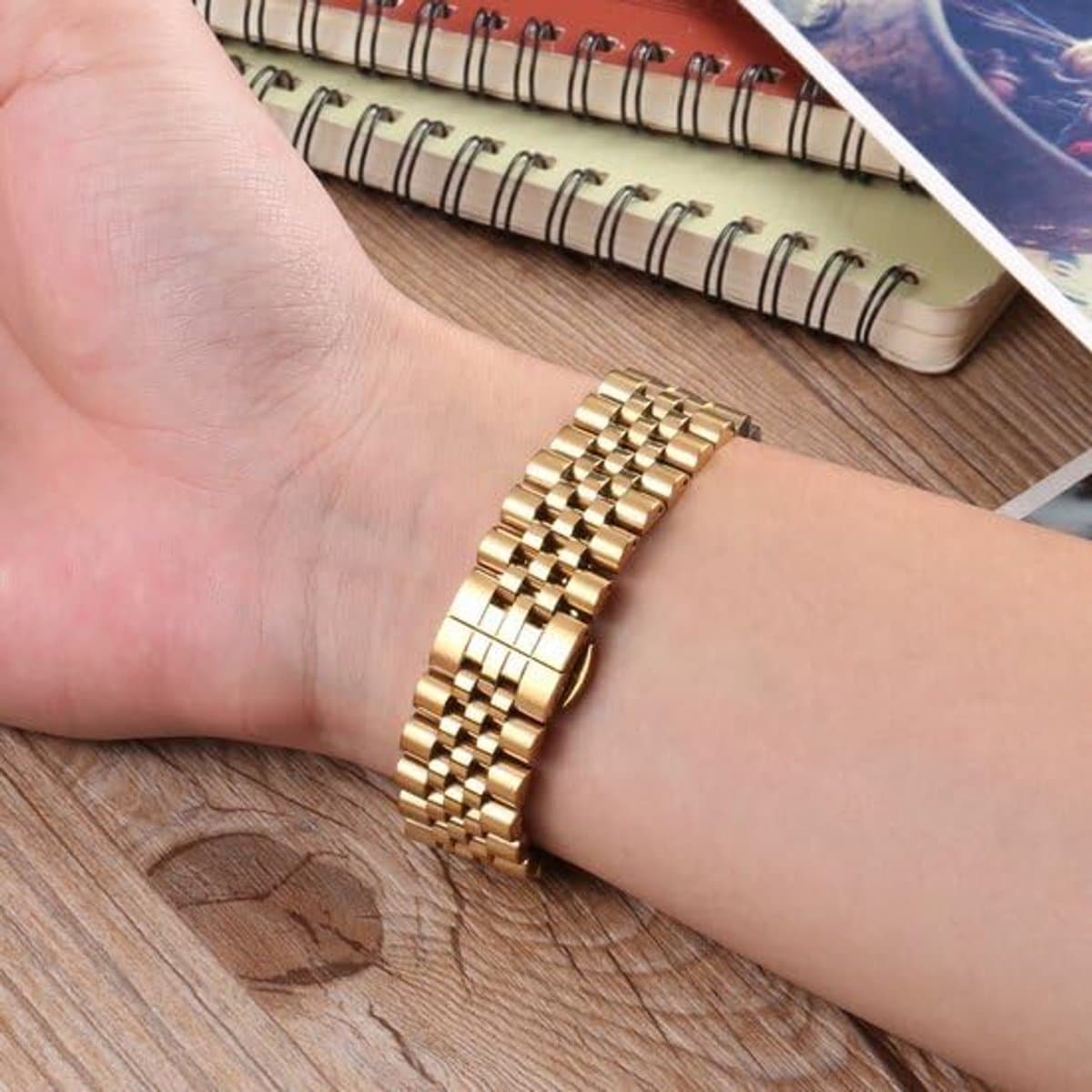 Stalen band - Goud - Geschikt voor Samsung Galaxy watch 7 / Galaxy Watch FE - 40mm & 44mm - ShopVlot