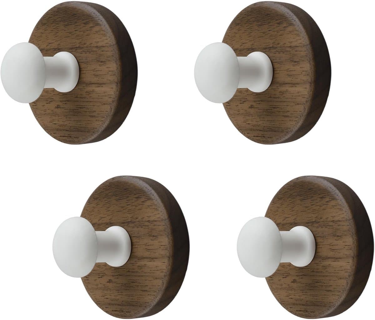 Dailygoods- Wandhaak 4 Stuks - Walnoot Houten Wandhaak - Decoratieve Haak - Sterke Plakhaak - Voor Tas/Hoed/Slippers - 60 mm Diameter