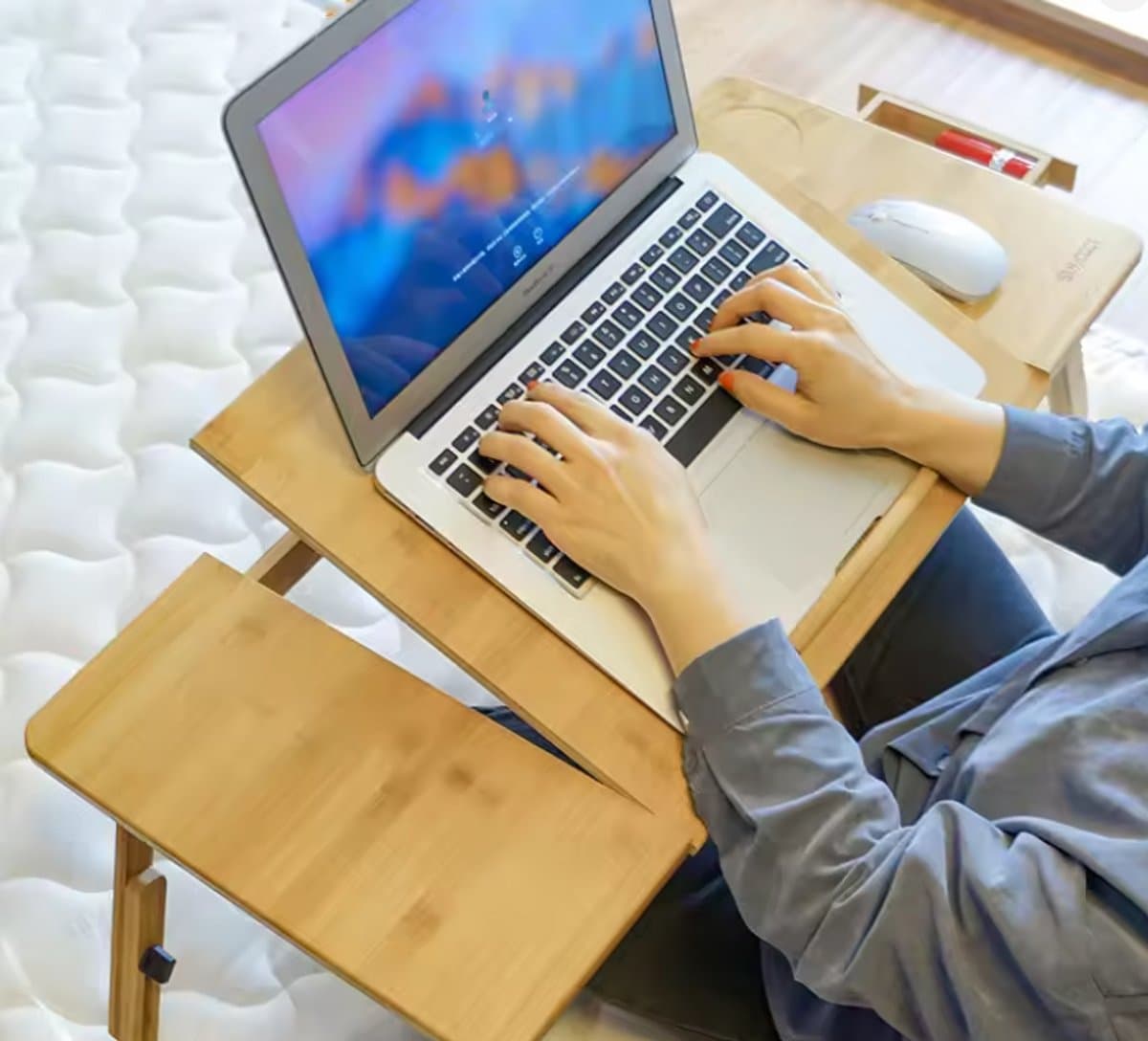 Bamboe Laptoptafel XL - Verstelbaar in Hoogte & Hoek - Bedtafel met Lade, Muismat & Anti-slip Rand - Ergonomische Computertafel voor Laptop/Ontbijt