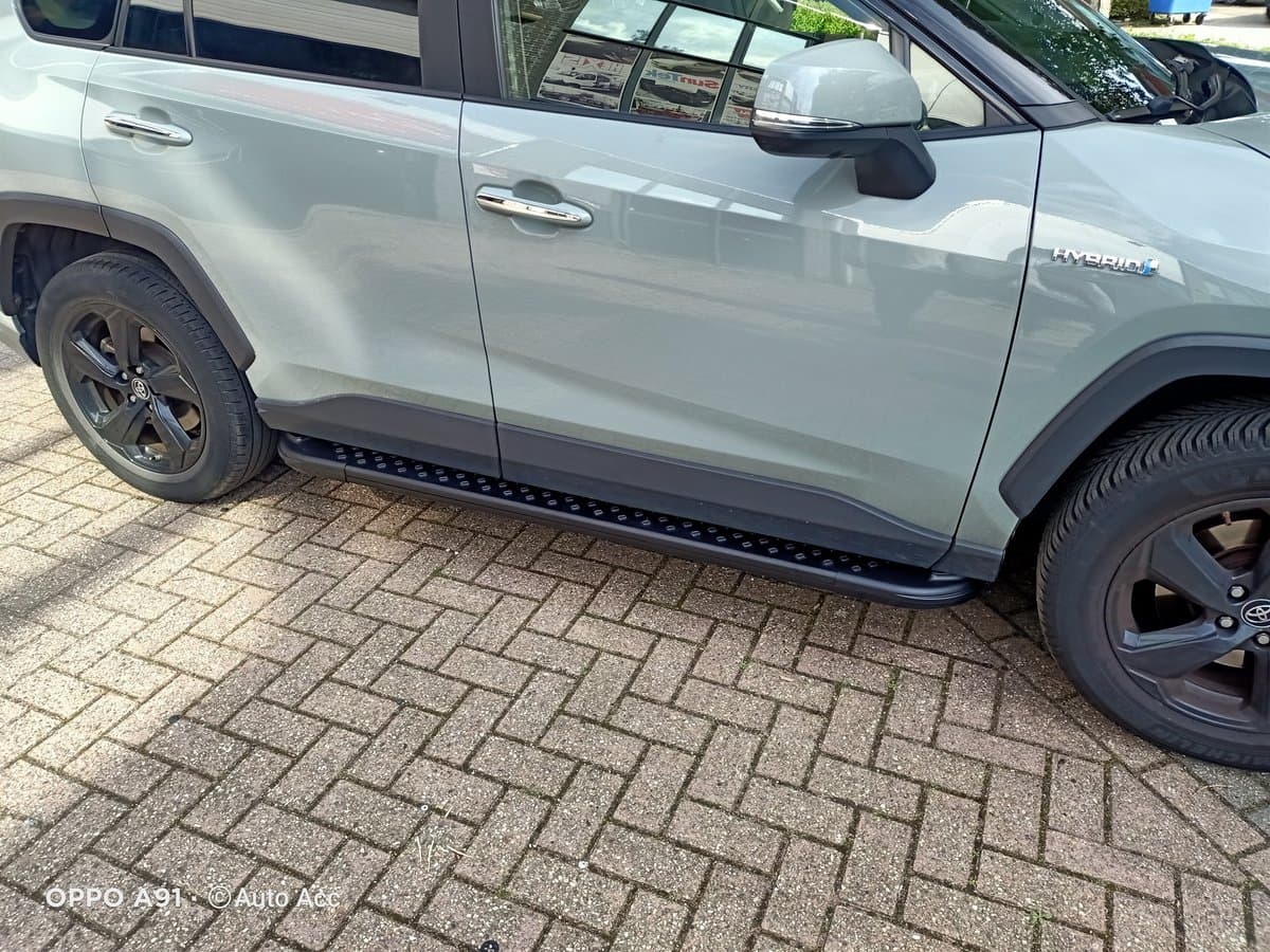 Rav4 Treeplanken Zwart - Toyota 2018+ geborsteld aluminium met nopjes