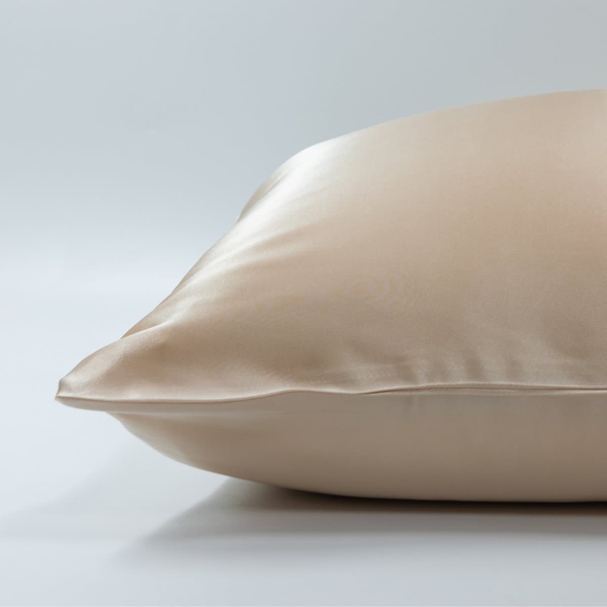 2x Zijden Kussensloop 50x60cm Donker Champagne Hotelsluiting 22 Momme - Kussensloop set - Luxe Silk Kussensloop 100% moerbei zijde - Zijde kussensloop - Silk Heaven - 50x60cm / Hotelsluiting