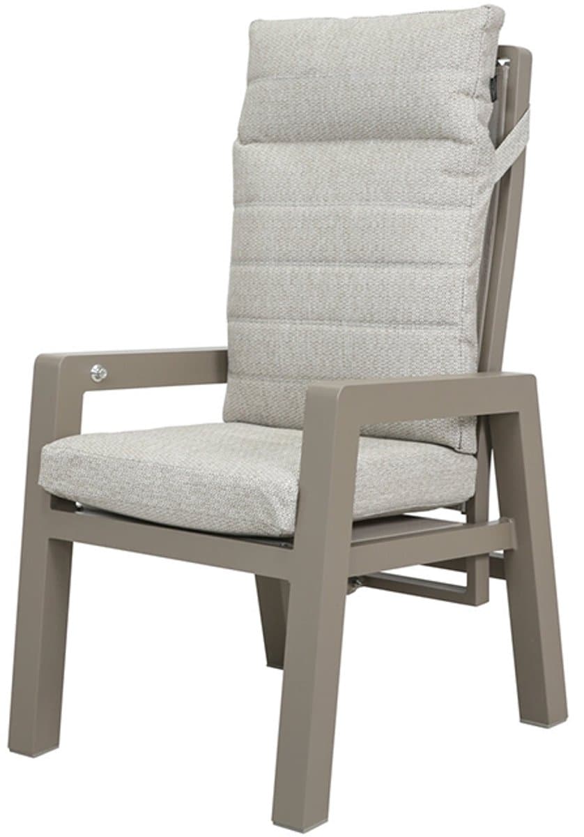 Valerie pump chair