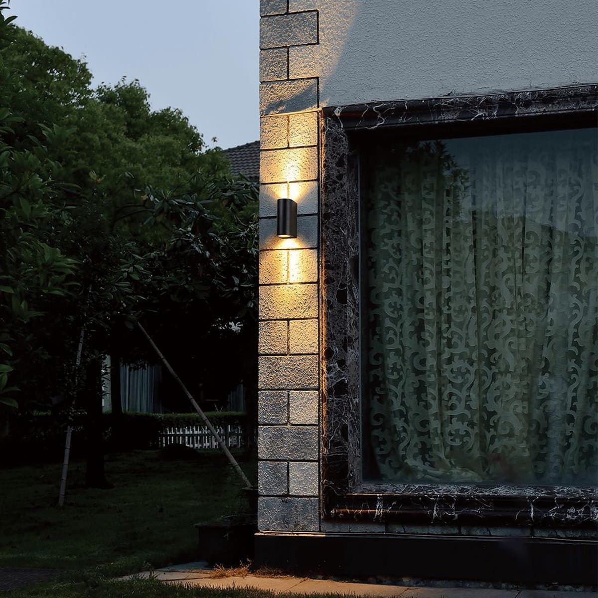 Zwarte up down wandlamp voor buiten met Zigbee GU10 spots - Rond
