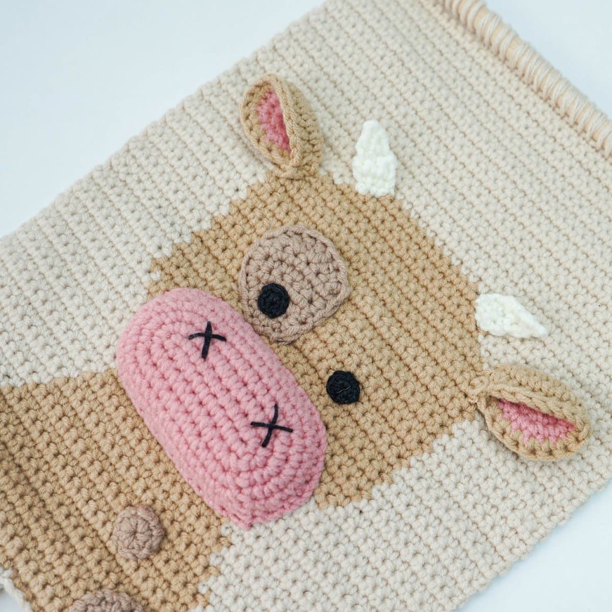 Gehaakte Koe Wandhanger – gehaakte Muurdecoratie Babykamer – Boerderij Dieren – Uniek Kraamcadeau - Boerderij kinderkamer - gehaakte dieren muurhanger