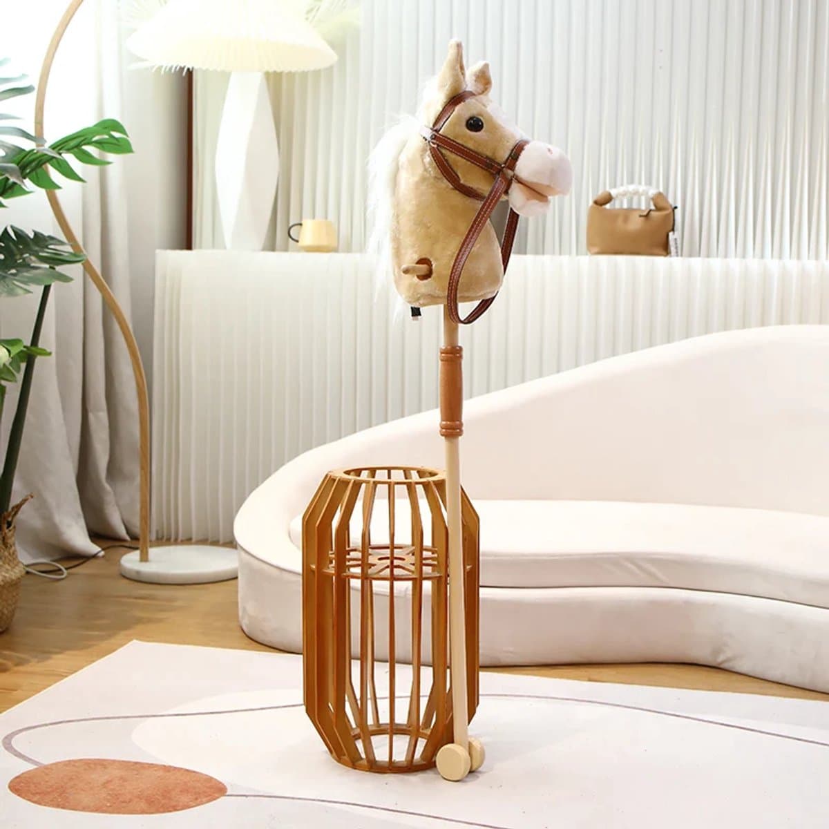 BOECK - Hobby Horse Stokpaard - Hobby horse stokpaarden - Beige - Met geluid - Houten speelgoedpaardje - Pluche speelgoedpaard - Stokpaardje met Teugels – Zacht en Stevig - Trendy nu