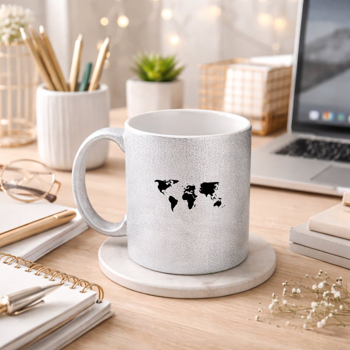 Hacebo® - Reizen koffiebeker glitter zilver - Piloot - De echte toerist - thee mok - koffie beker - Geschenk - Gift - Backpack - Avontuur - Cadeau - Accessoires - koffiemok - 350 ML inhoud