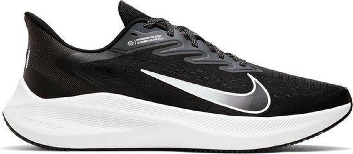 Nike Zoom Winflo 7 - Maat 38.5 - Sportschoenen - Zwart/Wit