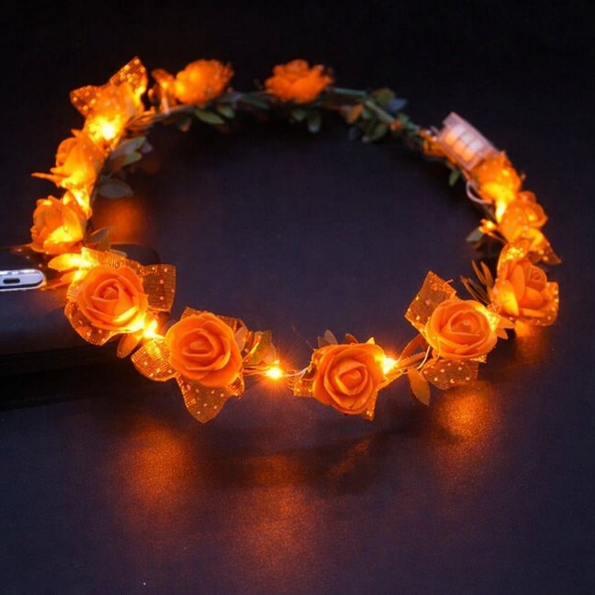 LED Haarband Oranje met Roosjes – Lichtgevende Tiara voor WK Voetbal, Koningsdag, Festival & Carnaval