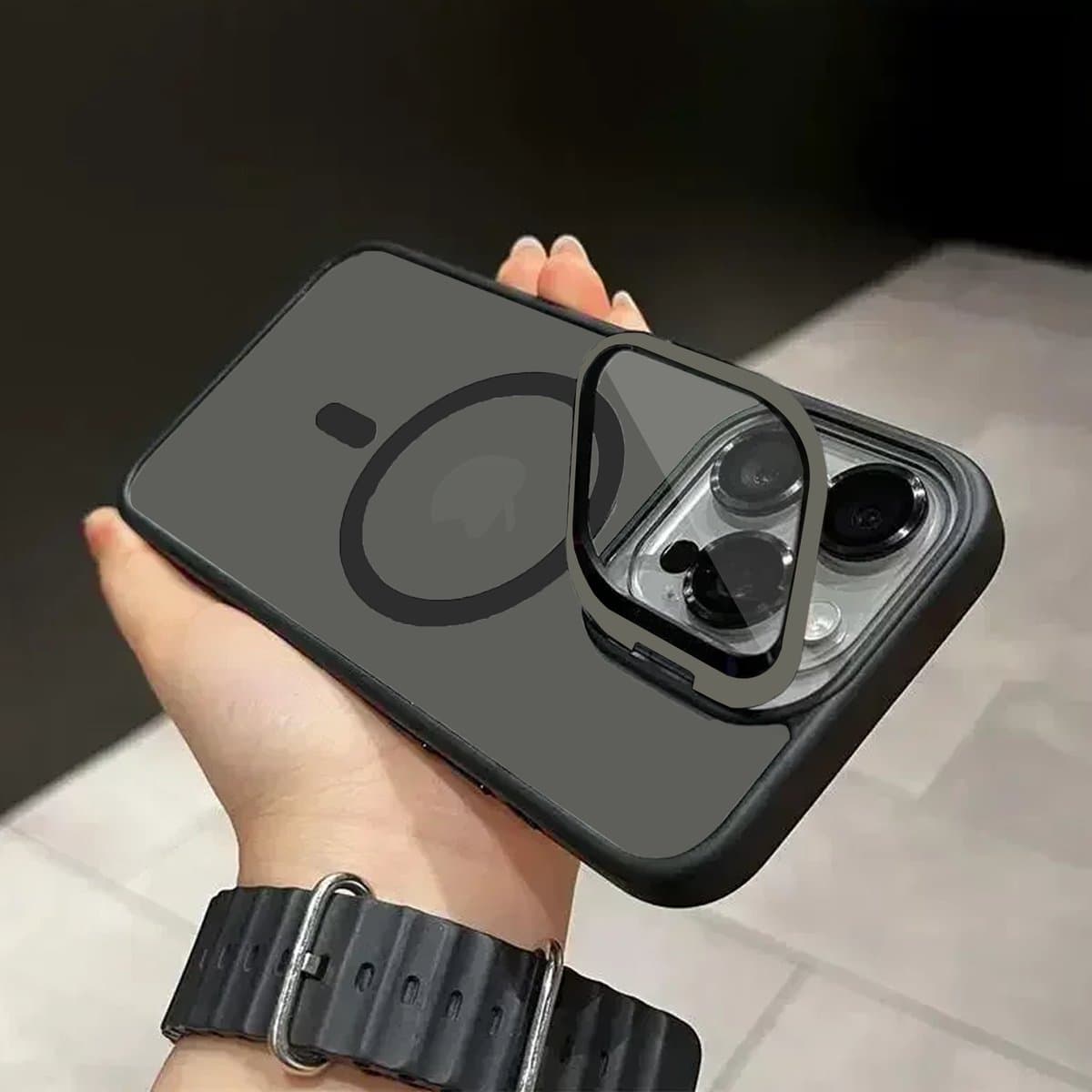 Geschikt Voor iPhone 11 Pro Max Magsafe Camera Glass Door Shield Silicone Case / MagSafe Hoes met Camera Bescherming, Kickstand & Glazen Deur Zwart