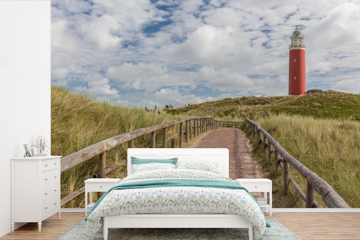 Behang - Fotobehang Pad naar de Vuurtoren in de duinen - Breedte 600 cm x hoogte 400 cm