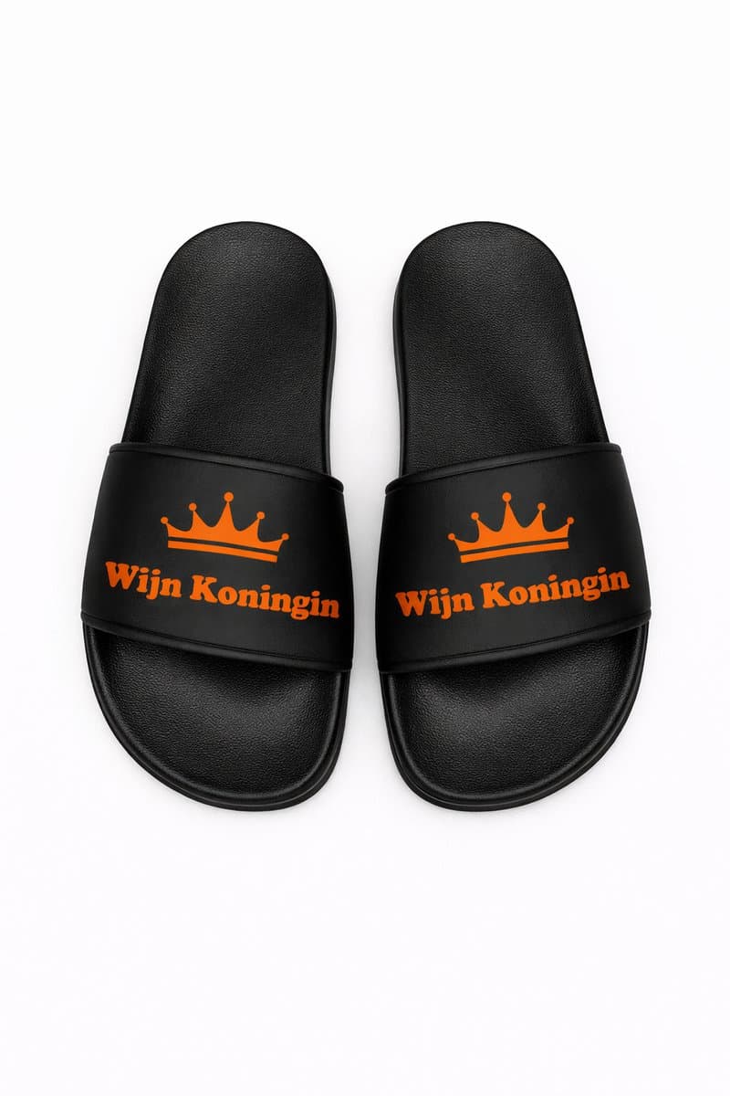 Wijn Koningin Slippers – Zwart – Dames – Comfortabel – Perfect voor Feest & Festival – Maat 40
