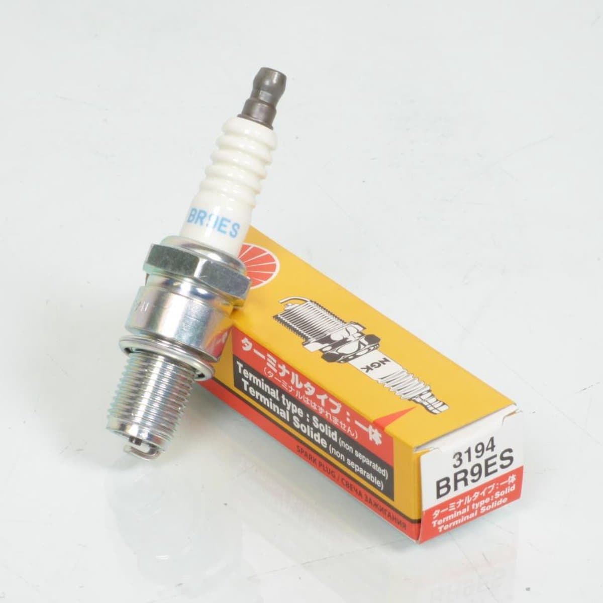 Bougie d'allumage NGK pour Moto Husqvarna 50 WSM SUPER MOTARD Après 2002 Neuf
